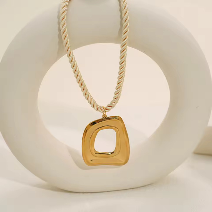 Tavorena Pendant Necklace