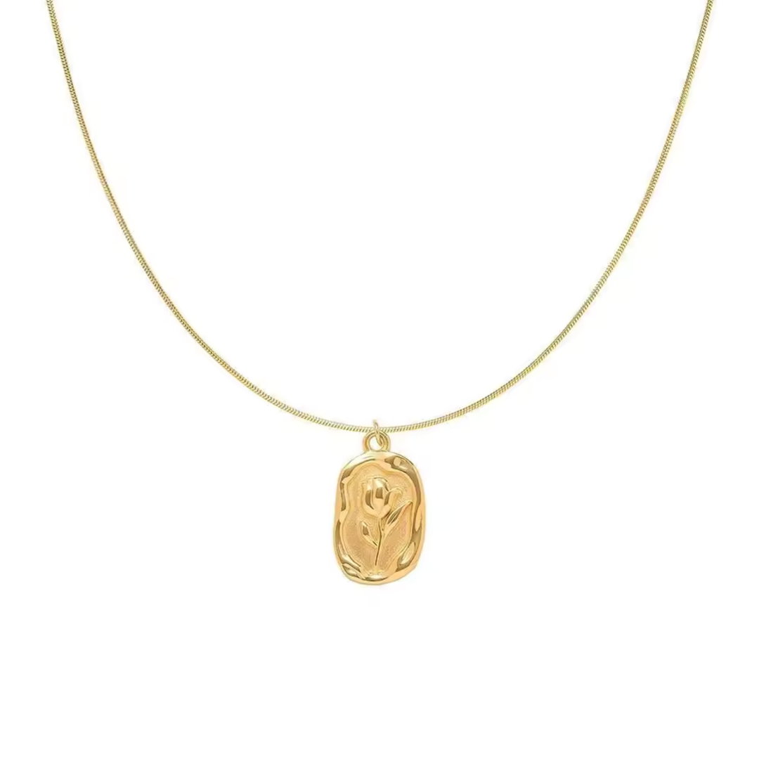 Venere Pendant Necklace