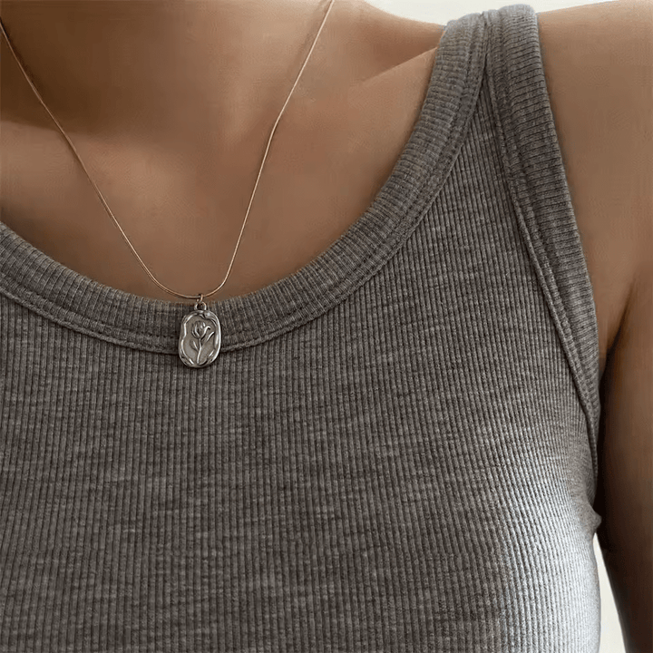 Venere Pendant Necklace