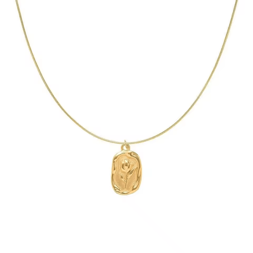 Venere Pendant Necklace