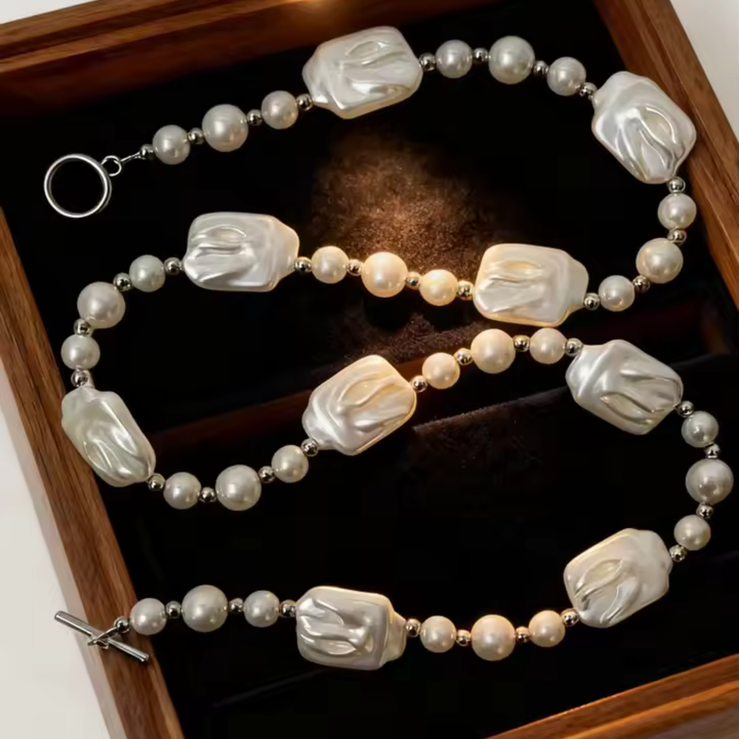 Dervina Pearl Necklace