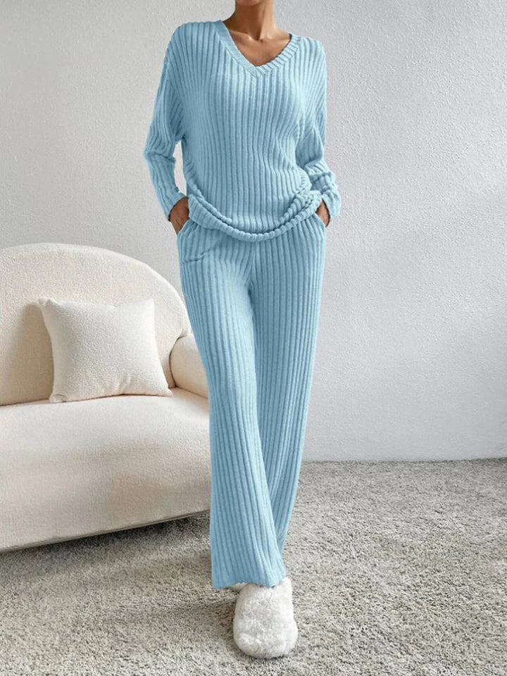 Adrinetta V-Neck Set