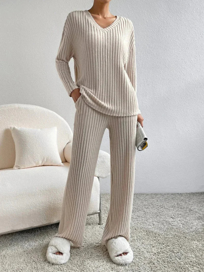 Adrinetta V-Neck Set