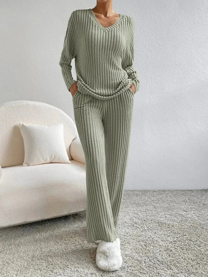 Adrinetta V-Neck Set