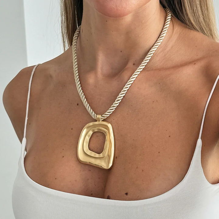 Tavorena Pendant Necklace