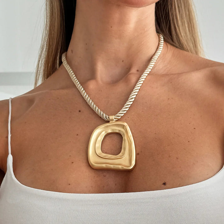 Tavorena Pendant Necklace